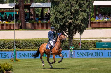 Roma, İtalya. 27 Mayıs 2023. Gaj Riossa (SLO) 90 CSIO ROMA 2023, CSIO5 Uluslar Kupası - 1.55m - 110.000 EUR - LORO PIANA TROPHY, Roma, İtalya Piazza di Siena 'da.