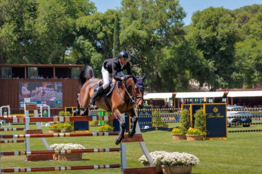 Roma, İtalya. 27 Mayıs 2023. Niklaus Schurtenbenger (SUI) 90 CSIO ROMA 2023, CSIO5 Uluslar Kupası - 1.55 - 110.000 EUR - LORO PIANA TROPHY, Roma, İtalya Piazza di Siena 'da.