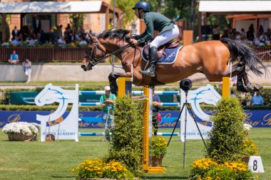 Roma, İtalya. 27 Mayıs 2023. Yuri Mansur (BRA) 90 CSIO ROMA 2023, CSIO5 Uluslar Kupası - 1.55 m - 110.000 EUR - LORO PIANA TROPHY, Roma, İtalya Piazza di Siena 'da.