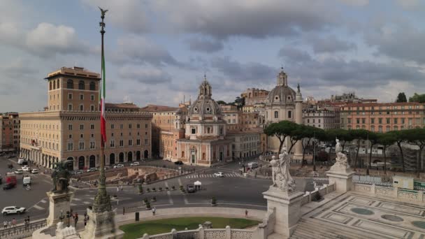Bovenaanzicht Piazza Della Madonna Loreto Grenzend Aan Piazza Venezia Tijdens — Stockvideo