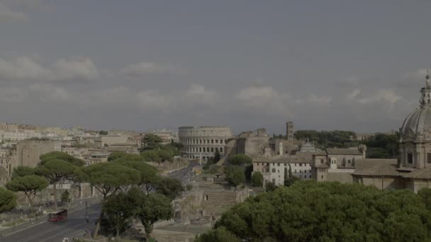 与罗马论坛一起 俯瞰竞技场考古公园的全景 右边是圣卢卡 马蒂娜教堂的圆顶 时间间隔 — 图库视频影像