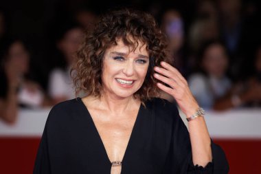 Roma, İtalya - 20 Ekim 2023: Valeria Golino Roma Film Festivali 2023 Konser Salonu Parco della Musica 'daki kırmızı halıya katıldı.