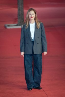 Roma, İtalya - 22 Ekim 2023: Justine Triet, Oditoryum Parco della Musica 'da düzenlenen 2023 Roma Film Festivali' nde kırmızı halıya katıldı..