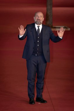 Roma, İtalya - 25 Ekim: Antonio Albanese, 18. Roma Film Festivali sırasında Auditorium Parco Della Musica 'da kırmızı halıya katıldı.