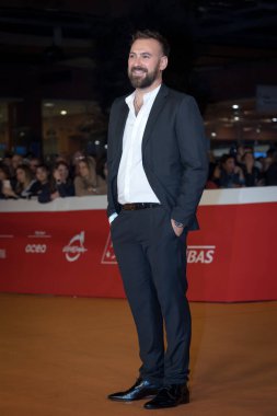 Roma, İtalya - 29 Ekim 2023: Yönetmen Ciro D 'Emilio, Parco Della Musica Konser Salonu' ndaki 18. Roma Film Festivali sırasında SuburraEterna filmi için kırmızı halıya katıldı.