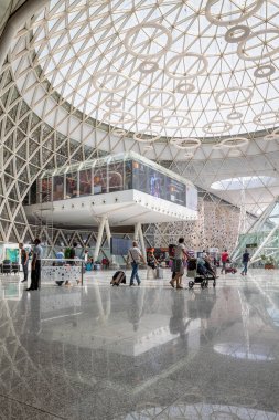 Marakeş, Fas - 1 Ağustos 2023: Ülkenin ana havalimanı olan Marakeş-Menara havalimanı, 2008 yılında İslam kültürüne ve tipik İslami süslere pek çok başıyla yenilendi.