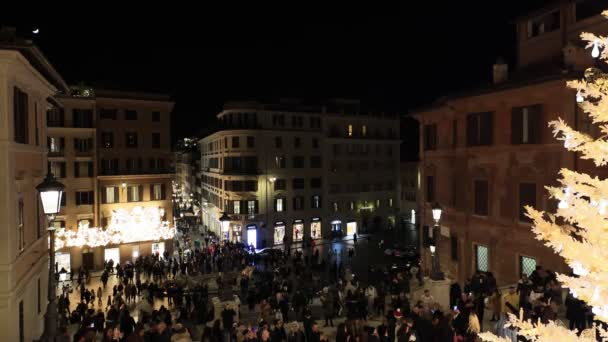 Rzym Włochy Grudnia 2023 Tłum Piazza Spagna Fontanna Barcaccia Wieczorem — Wideo stockowe