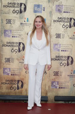 Roma, İtalya - 3 Mayıs 2024: Gloria Guida, İtalya 'daki Cinecitta Studios' ta düzenlenen David di Donatello 2024 ödül törenine katıldı..