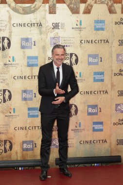 Roma, İtalya - 3 Mayıs 2024: Beppe Convertini, Roma, İtalya 'daki Cinecitta Stüdyoları' nda düzenlenen David di Donatello 2024 ödül törenine katıldı..
