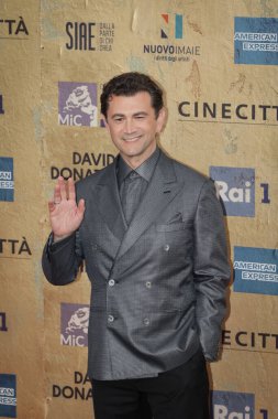 Roma, İtalya - 3 Mayıs 2024: Vinicio Marchioni, İtalya 'daki Cinecitta Stüdyoları' nda düzenlenen David di Donatello 2024 ödül törenine katıldı..