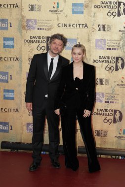 Roma, İtalya - 3 Mayıs 2024: Roma, İtalya 'da Sinema Stüdyoları' nda 2024 David di Donatello ödül töreninin kahramanları.