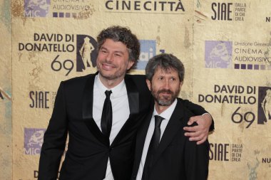 Roma, İtalya - 3 Mayıs 2024: Sydney Sibilia ve Greta Scarano, İtalya 'daki Cinecitta Stüdyoları' nda düzenlenen David di Donatello 2024 ödül törenine katıldılar..