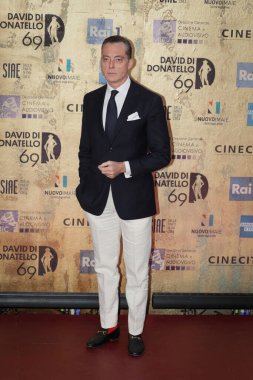 Roma, İtalya - 3 Mayıs 2024: Maurizio Lombardi, İtalya 'daki Cinecitta Stüdyoları' nda düzenlenen David di Donatello 2024 ödül törenine katıldı.