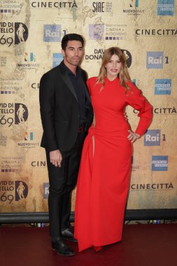 Roma, İtalya - 3 Mayıs 2024: Cristiano Di Luzio ve Rita Rusiç, İtalya 'nın Cinecitta Stüdyoları' nda düzenlenen David di Donatello 2024 ödül törenine katıldılar.