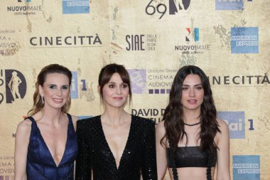 Roma, İtalya - 3 Mayıs 2024: Paola Cortellesi, İtalya 'daki Cinecitta Stüdyoları' nda düzenlenen David di Donatello 2024 ödül törenine katıldı..