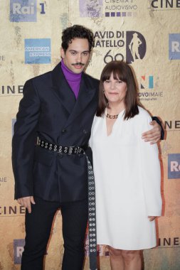 Roma, İtalya - 3 Mayıs 2024: MAHMOOD Sinema Stüdyoları 'nda düzenlenen David di Donatello 2024 ödül törenine katıldı.