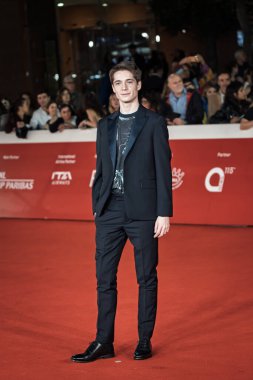 Roma, İtalya - 18 Ekim 2024: Elia Nuzzolo, 18 Ekim 2024 tarihinde İtalya 'nın başkenti Roma' da düzenlenen 19. Roma Film Festivali sırasında 