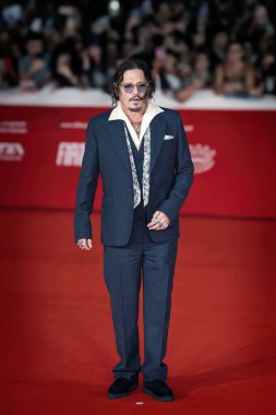 Roma, İtalya - 26 Ekim: Amerikalı aktör Johnny Depp, 19. Roma Film Festivali sırasında Auditorium Parco Della Musica 'da kırmızı halıya katıldı.