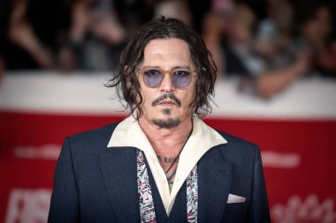 Roma, İtalya - 26 Ekim: Amerikalı aktör Johnny Depp, 19. Roma Film Festivali sırasında Auditorium Parco Della Musica 'da kırmızı halıya katıldı.
