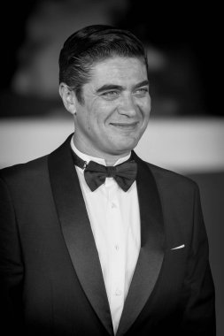 Roma, İtalya - 26 Ekim: İtalyan aktör Riccardo Scamarcio, 19. Roma Film Festivali sırasında Auditorium Parco Della Musica 'da kırmızı halıya katıldı.