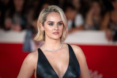 Roma, İtalya - 26 Ekim 2024: Noemie Merlant 19. Roma Uluslararası Film Festivali sırasında Auditorium Parco della Musica 'da kırmızı halıya katıldı.