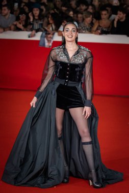 Roma, İtalya - 26 Ekim 2024: Souheila Yacoub, 19. Roma Uluslararası Film Festivali sırasında Oditoryum Parco della Musica 'da kırmızı halıya katıldı.