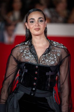 Roma, İtalya - 26 Ekim 2024: Souheila Yacoub, 19. Roma Uluslararası Film Festivali sırasında Oditoryum Parco della Musica 'da kırmızı halıya katıldı.