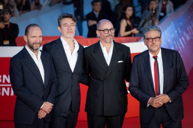 Roma, İtalya - 26 Ekim 2024: (L-R) Ralph Fiennes, Peter Straughan, Edward Berger ve Sergio Castellitto, 19. Roma Uluslararası Film Festivali sırasında Auditorium Parco della Musica 'daki kırmızı halıya katıldılar..