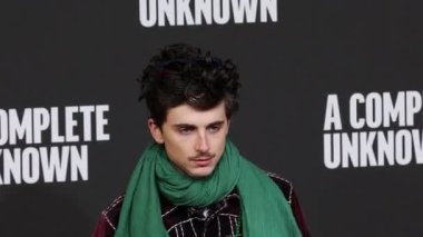 Roma, İtalya - 17 Ocak 2025: Bob Dylan rolüyle aktör Timothe Chalamet, Auditorium Parco Della Musica 'daki 