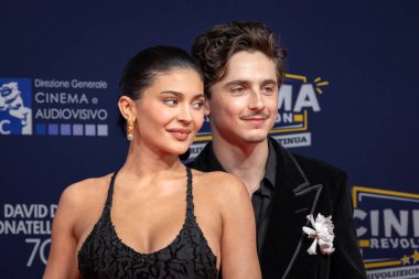 Roma, İtalya - 7 Mayıs 2025: Timothee Chalamet ve Kylie Jenner, 70. David Di Donatello Cinecitta Stüdyoları 'ndaki kırmızı halıya katıldılar..