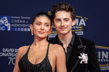 Roma, İtalya - 7 Mayıs 2025: Timothee Chalamet ve Kylie Jenner, 70. David Di Donatello Cinecitta Stüdyoları 'ndaki kırmızı halıya katıldılar..