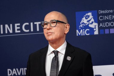 Roma, İtalya - 7 Mayıs 2025: Ferzan Özpetek, 70. David Di Donatello Cinecitta Stüdyoları sırasında 7 Mayıs 2025 'te İtalya' nın başkenti Roma 'da kırmızı halıya katıldı..