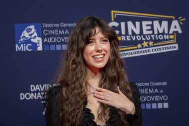 Roma, İtalya - 7 Mayıs 2025: Celeste Dalla Porta, 70. David Di Donatello Cinecitta Stüdyoları sırasında 7 Mayıs 2025 'te İtalya' nın başkenti Roma 'da kırmızı halıya katıldı..