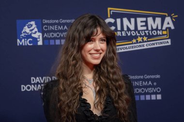 Roma, İtalya - 7 Mayıs 2025: Celeste Dalla Porta, 70. David Di Donatello Cinecitta Stüdyoları sırasında 7 Mayıs 2025 'te İtalya' nın başkenti Roma 'da kırmızı halıya katıldı..