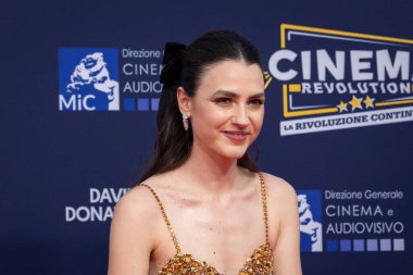 Roma, İtalya - 7 Mayıs 2025: Romana Maggiora Vergano, 70. David Di Donatello Cinecitta Stüdyoları 'ndaki kırmızı halıya katılır..