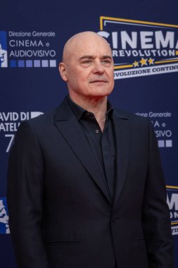 Roma, İtalya - 7 Mayıs 2025: Luca Zingaretti, 70. David Di Donatello Cinecitta Stüdyoları 'nda 7 Mayıs 2025' te Roma, İtalya 'da kırmızı halıya katıldı..