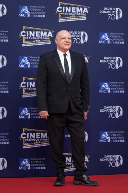 Roma, İtalya - 7 Mayıs 2025: Peppe Lanzetta, 70. David Di Donatello Cinecitta Stüdyoları 'nda 7 Mayıs 2025' te Roma, İtalya 'da kırmızı halıya katıldı..