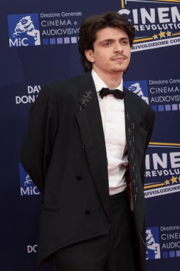 Roma, İtalya - 7 Mayıs 2025: Emanuele Palumbo, 70. David Di Donatello Cinecitta Stüdyoları sırasında 7 Mayıs 2025 'te İtalya' nın başkenti Roma 'da kırmızı halıya katıldı..