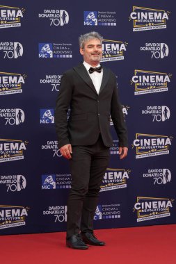 Roma, İtalya - 7 Mayıs 2025: Matteo Tortone, 70. David Di Donatello Cinecitta Stüdyoları 'nda 7 Mayıs 2025' te Roma, İtalya 'da kırmızı halıya katıldı..