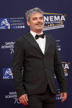 Roma, İtalya - 7 Mayıs 2025: Matteo Tortone, 70. David Di Donatello Cinecitta Stüdyoları 'nda 7 Mayıs 2025' te Roma, İtalya 'da kırmızı halıya katıldı..