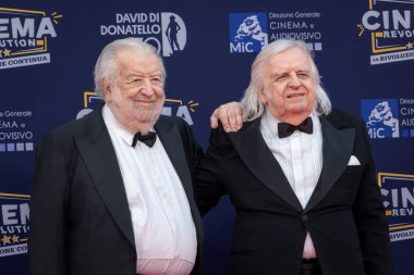 Roma, İtalya - 7 Mayıs 2025: Pupi Avati ve Antonio Avati, 70. David Di Donatello Cinecitta Studios 'taki kırmızı halıya katıldılar..