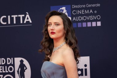 Roma, İtalya - 7 Mayıs 2025: Martina Scrinzi, 70. David Di Donatello Cinecitta Stüdyoları 'nda 7 Mayıs 2025' te Roma, İtalya 'da kırmızı halıya katıldı..