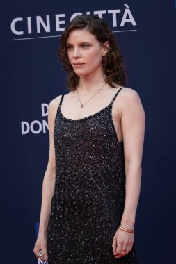 Roma, İtalya - 7 Mayıs 2025: Carlotta Gamba, 70. David Di Donatello Cinecitta Stüdyoları 'nda 7 Mayıs 2025' te Roma, İtalya 'da kırmızı halıya katıldı..
