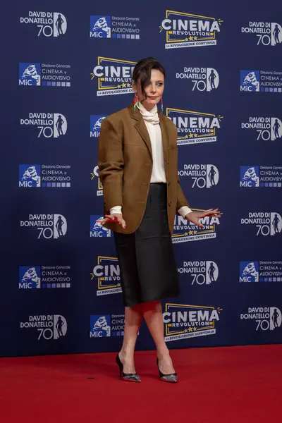 Roma, İtalya - 7 Mayıs 2025: Jasmine Trinca, Cinecitta Stüdyoları 'nda 70. David Di Donatello sırasında kırmızı halı.