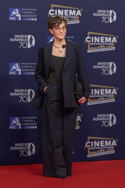 Roma, İtalya - 7 Mayıs 2025: Margherita Ferri, Cinecitta Stüdyoları 'ndaki 70. David Di Donatello sırasında kırmızı halıya katıldı.