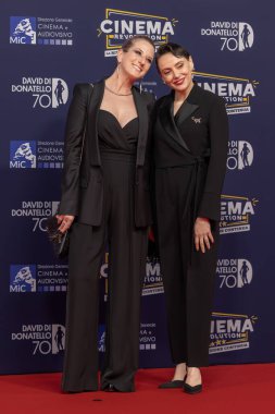 Roma, İtalya - 7 Mayıs 2025: Valentina Visintin ve Alessandra Vita, Cinecitta Stüdyoları 'ndaki 70..