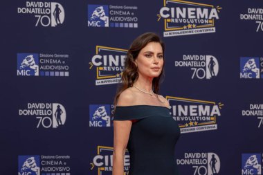 Roma, İtalya - 7 Mayıs 2025: Cinecitta Stüdyoları 'nda 70. David Di Donatello sırasında kırmızı halı Catrinel Marlon.