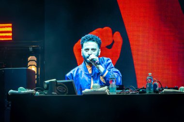 Roma, İtalya - 31 Mayıs 2025: Sud Sound System grubu Parco degli Acquedotti 'de düzenlenen ücretsiz müzik etkinliği sırasında sahne aldı.