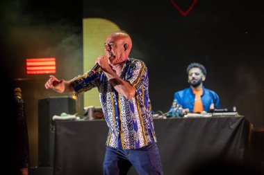 Roma, İtalya - 31 Mayıs 2025: Sud Sound System grubu Parco degli Acquedotti 'de düzenlenen ücretsiz müzik etkinliği sırasında sahne aldı.