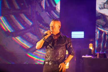 Roma, İtalya - 31 Mayıs 2025: Sud Sound System grubu Parco degli Acquedotti 'de düzenlenen ücretsiz müzik etkinliği sırasında sahne aldı.